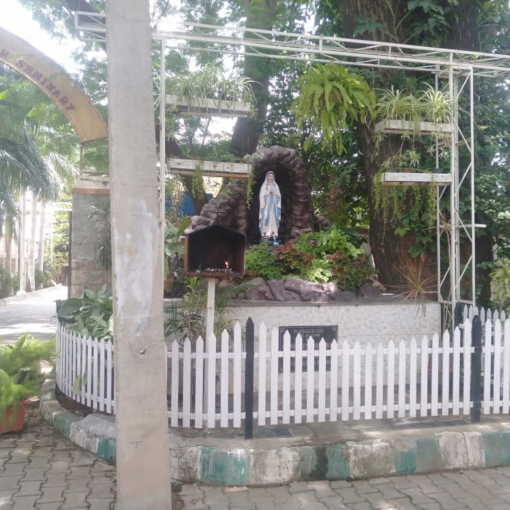 pink watercolor motivational quote instagram post (square) (23)